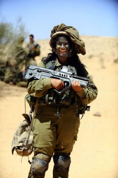Israeli Defense Female Soldiers 20