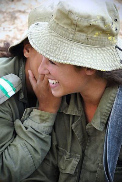 Israeli Defense Female Soldiers 21