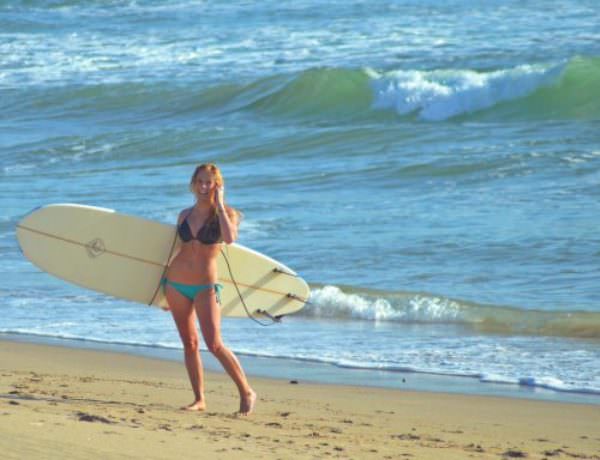 surfer girls
