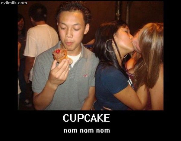 Cupcake Nom Nom