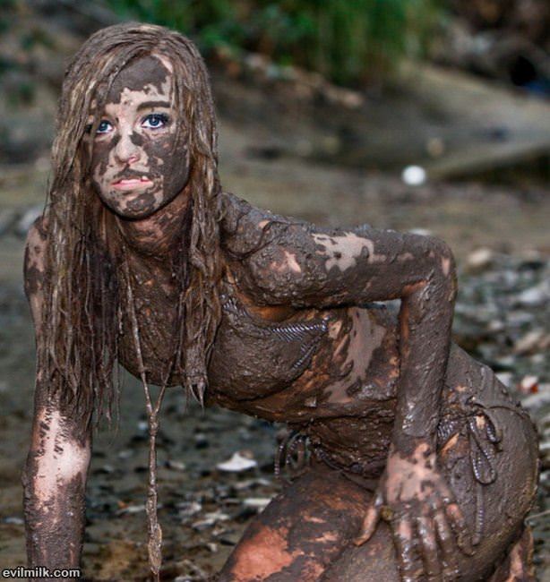 Girls Play With Mud Picdump 3