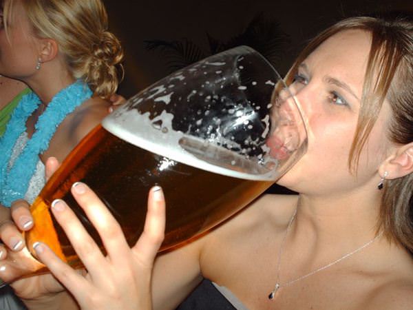 Girls Who Like Beer 2