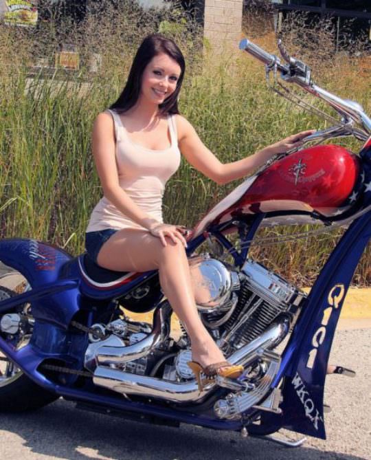 Hot Girls on Bikes 14