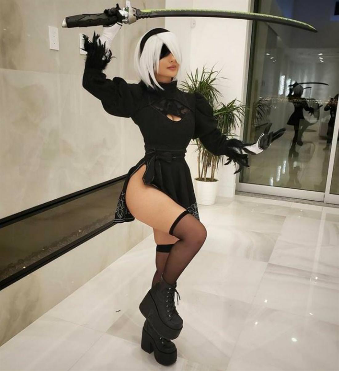  2B by sssniperwolf