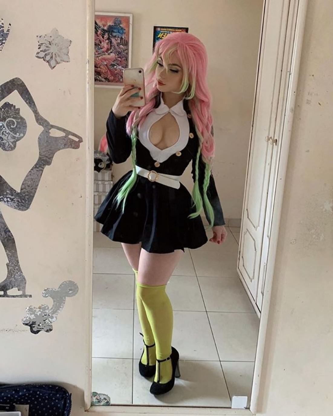  Pretty Mitsuri Cosplay