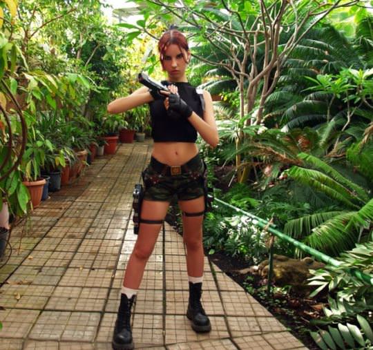 Lara Croft Cosplay 13