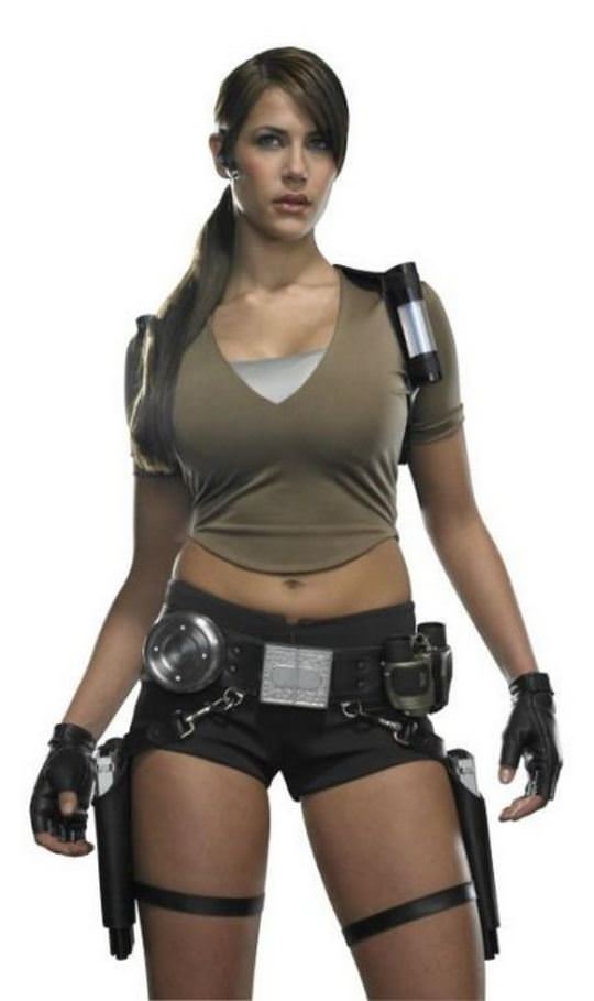 Lara Croft Cosplay 22