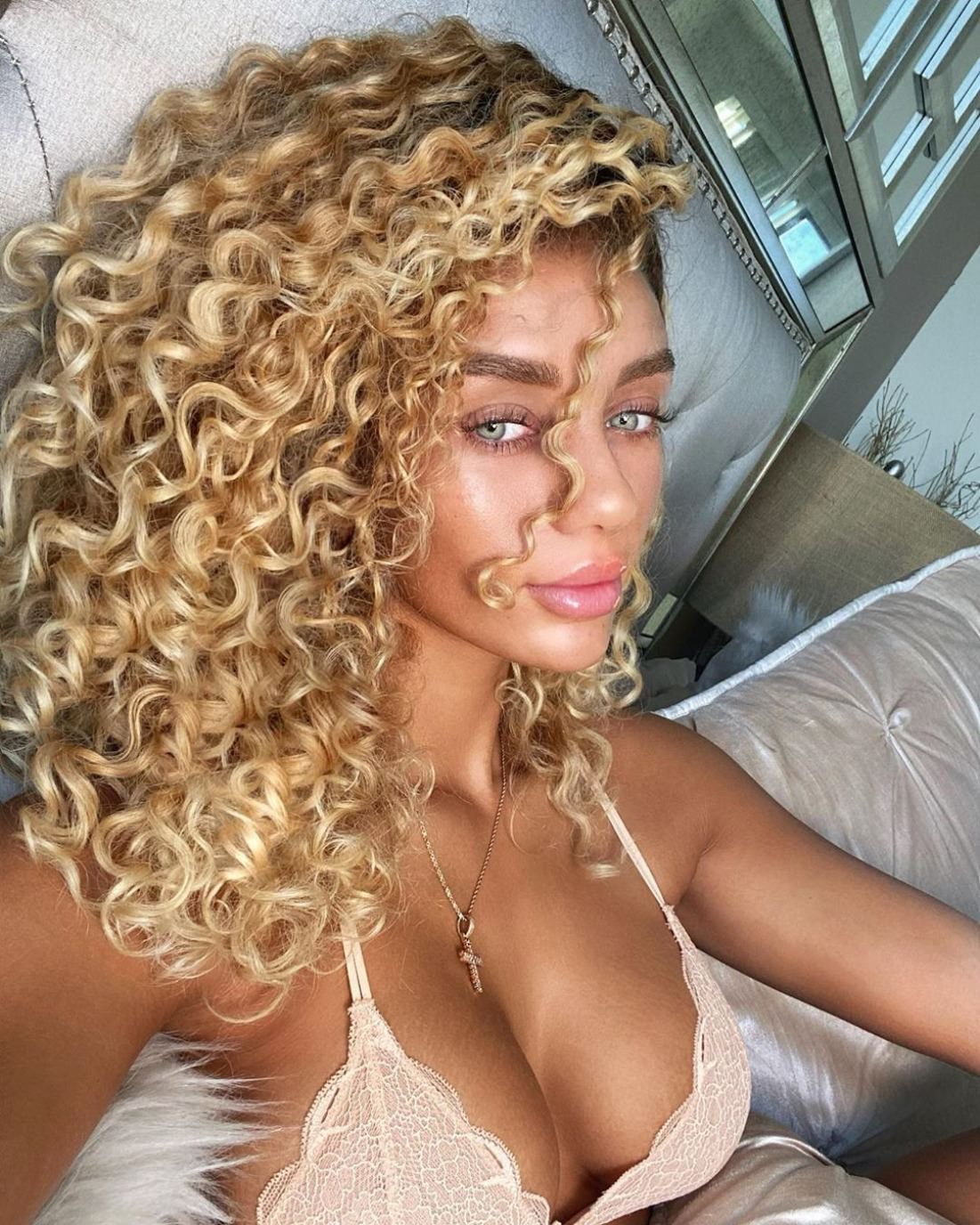  Jena Frumes