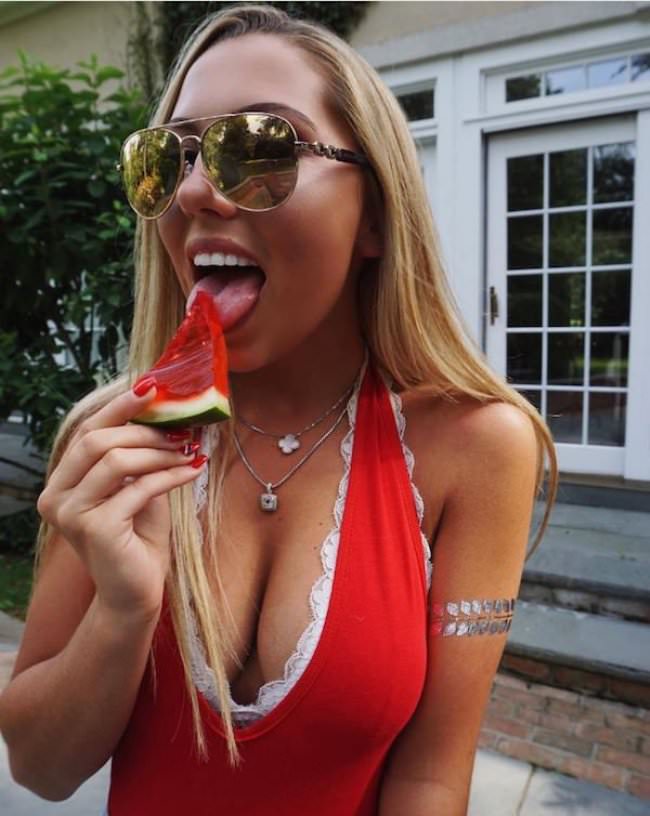 Nomm nom