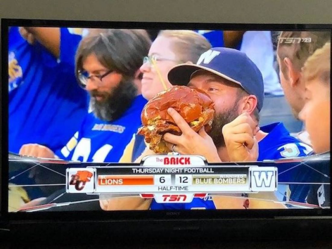 Nommm nonm nomn nom nom nom
