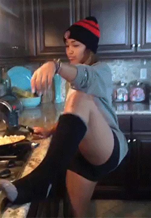 Reverse Cowgirl Twerk