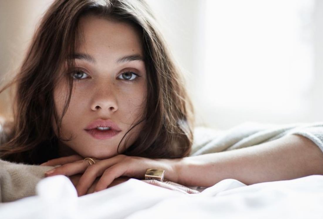  Astrid Berges Frisbey