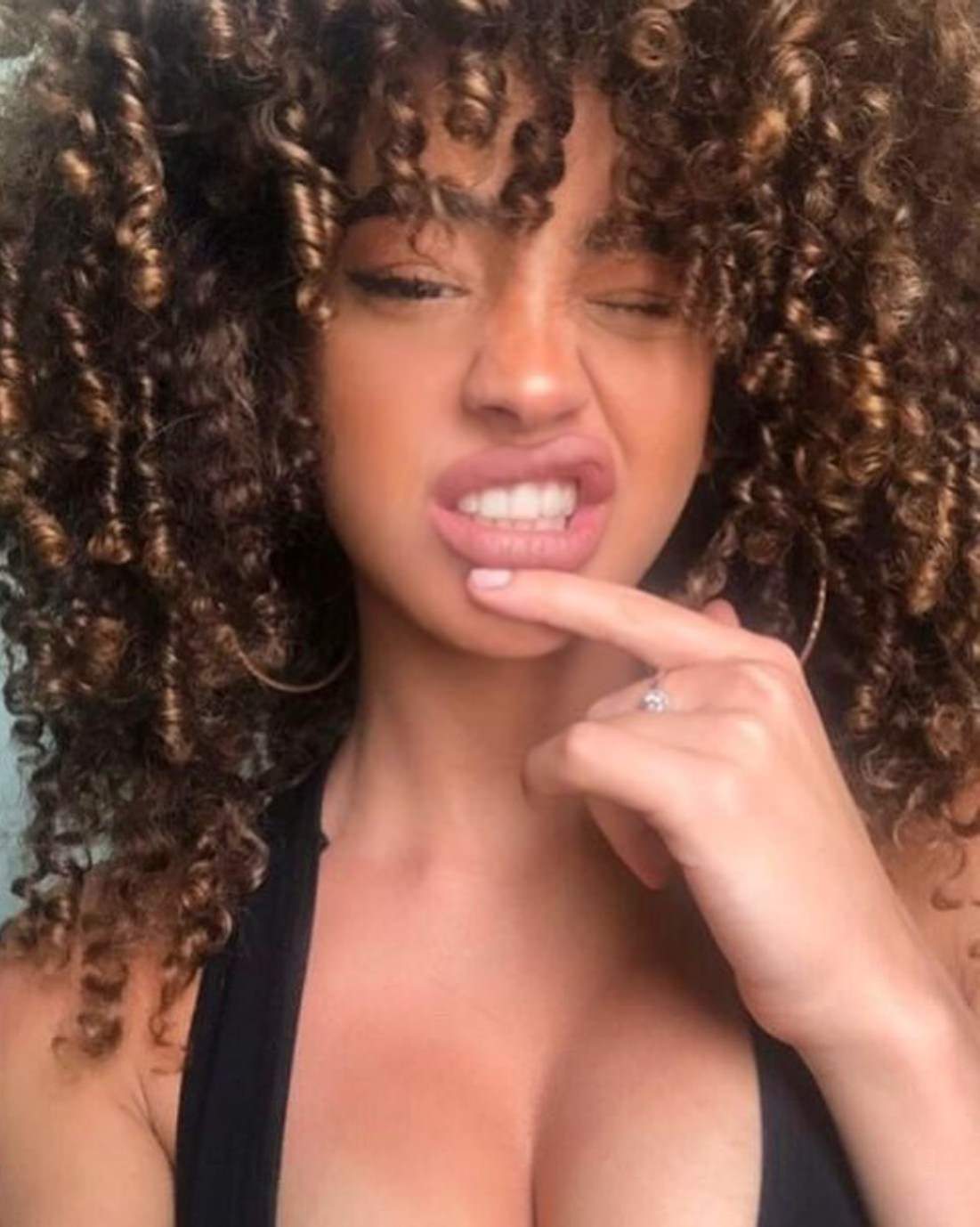  Dana curly