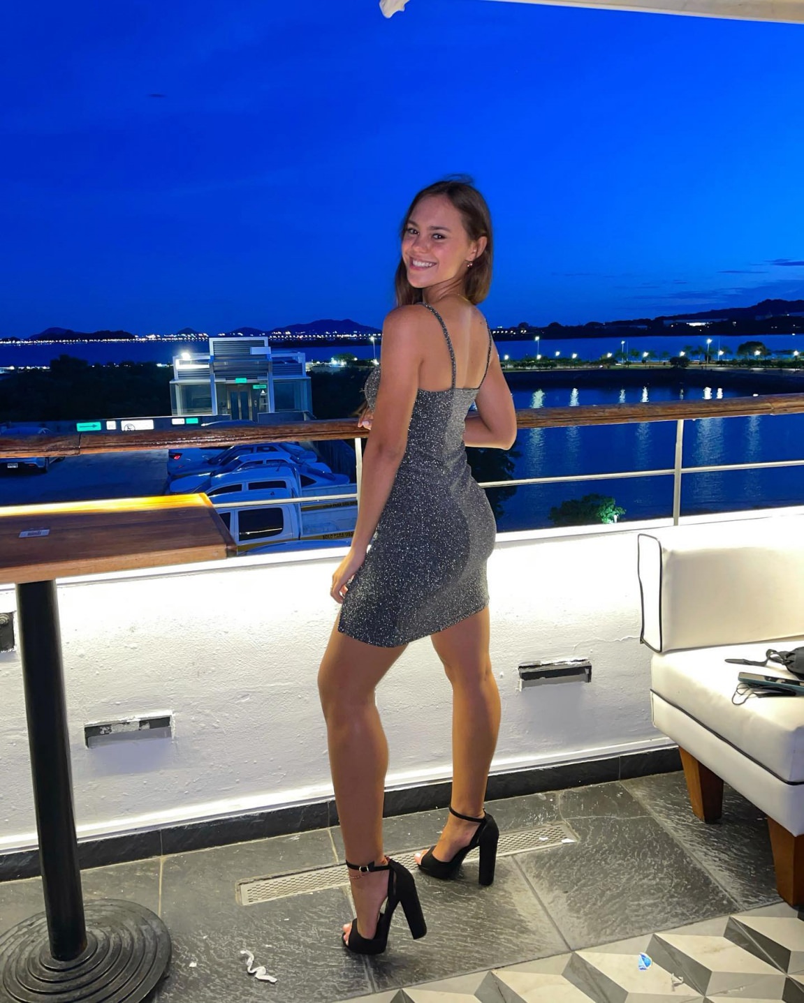  Emma Lessot