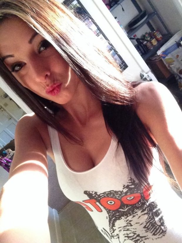 hooters.