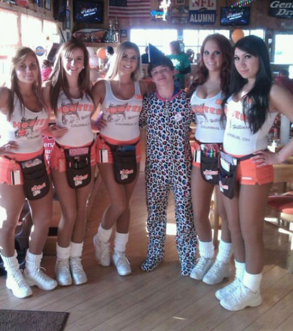 hooters