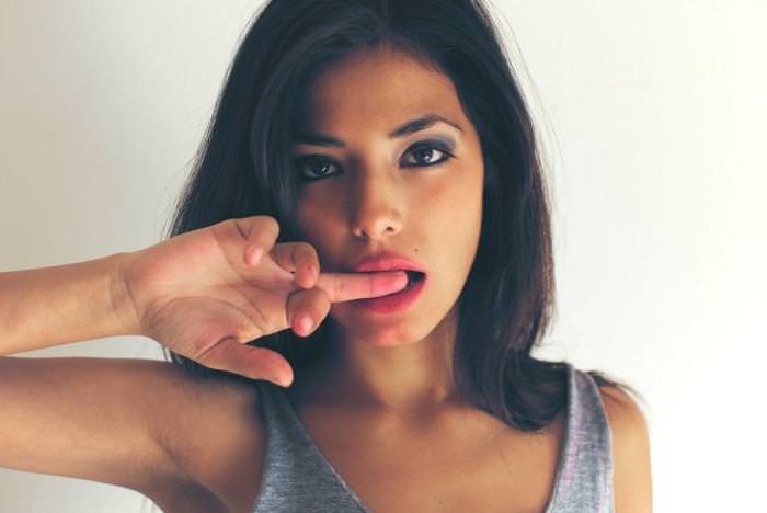 middle finger