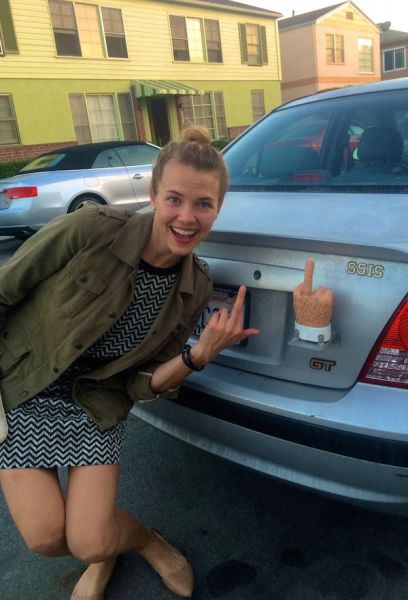 middle finger