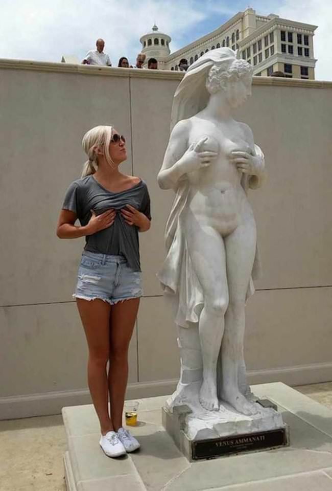 statues