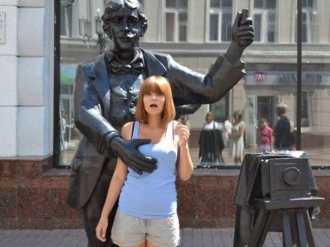 statues.