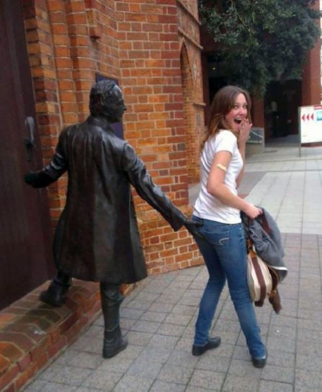 statues.