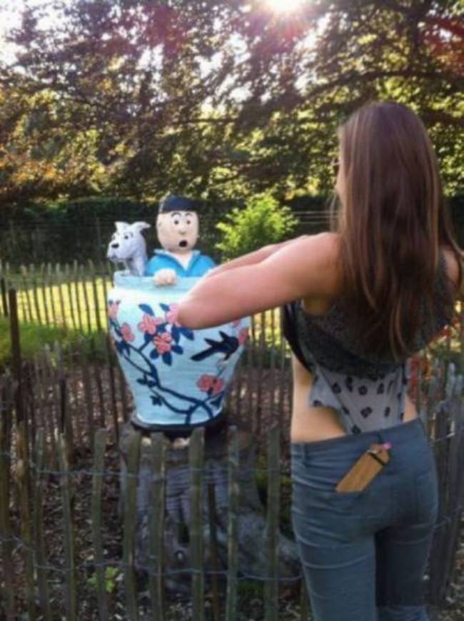 statues.