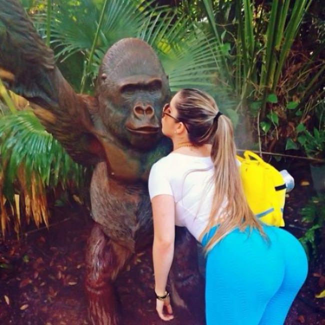 statues.