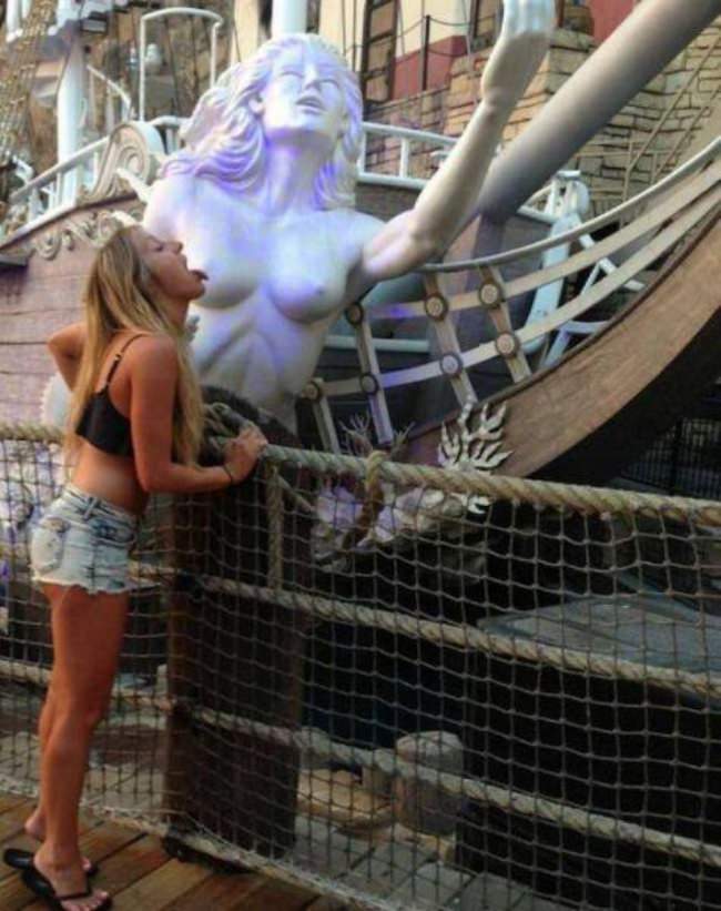 statues.