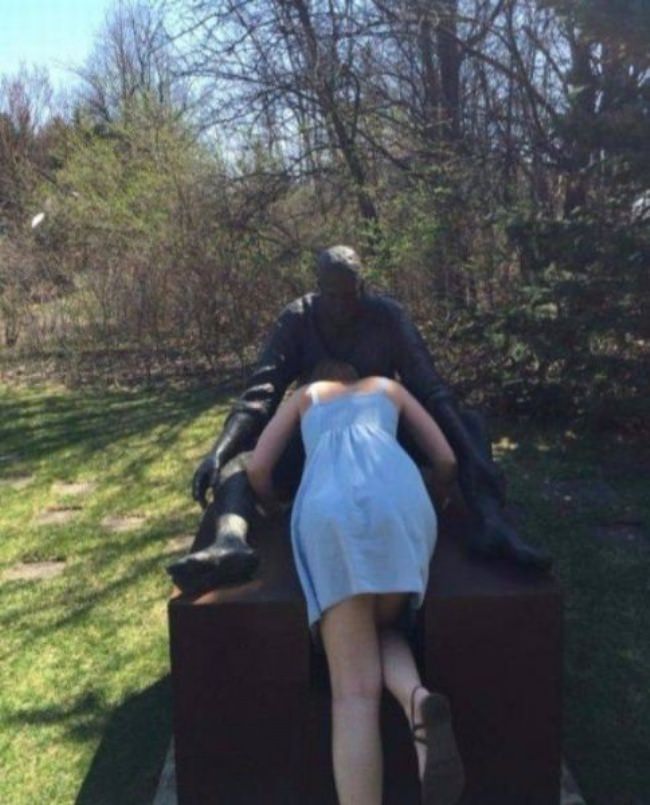 statues.
