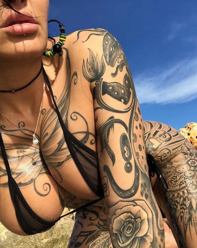 Girls with nice tattoos