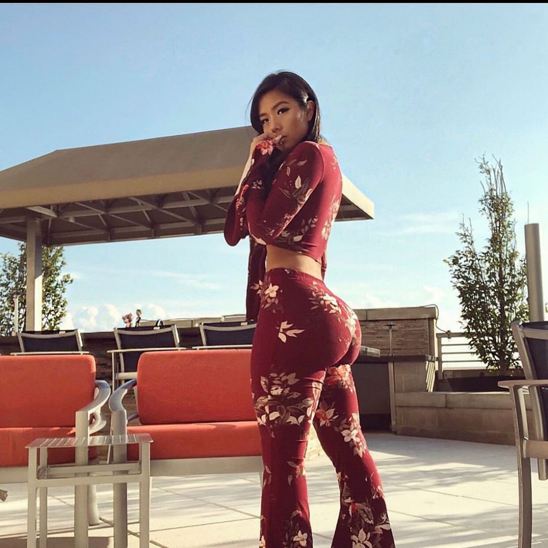 @thathoneydip