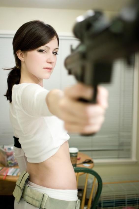 Girls with Guns 23