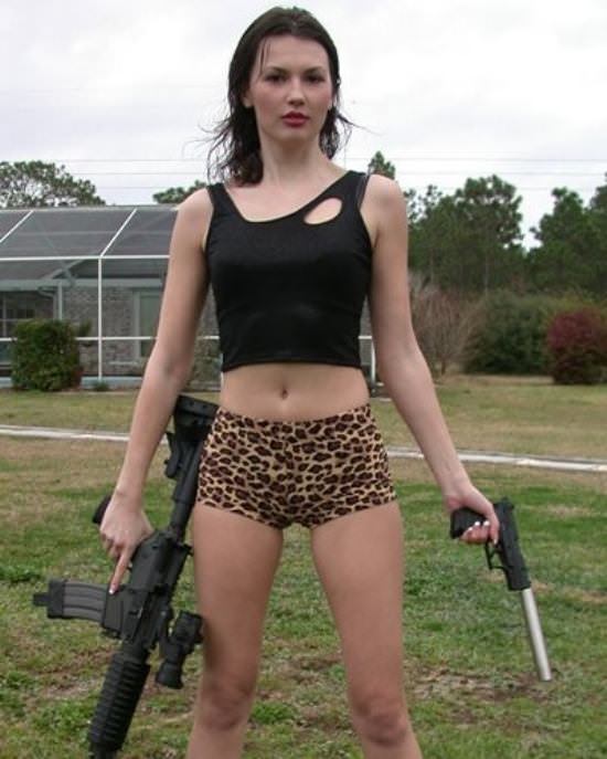 Girls with Guns 14