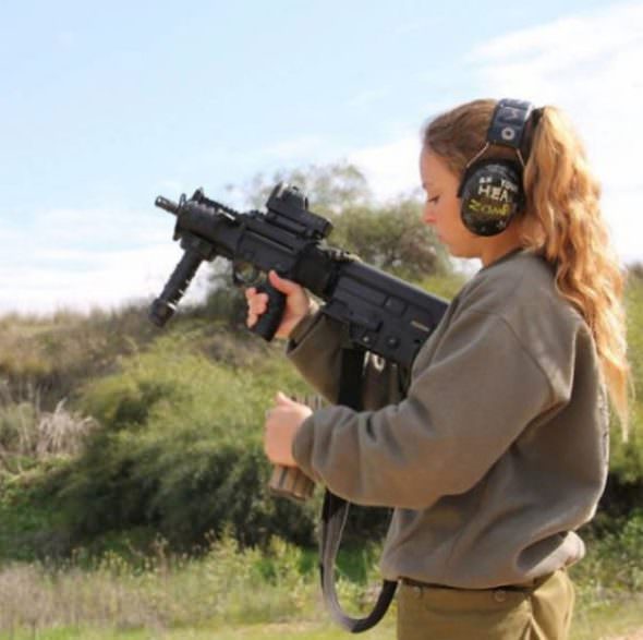 Israeli Defense Female Soldiers 24