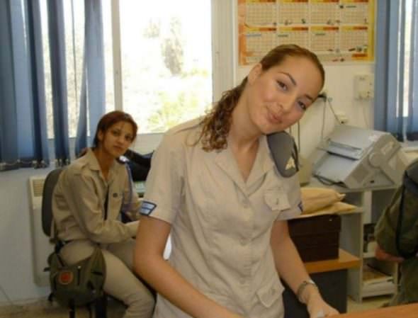 Israeli Defense Female Soldiers 29