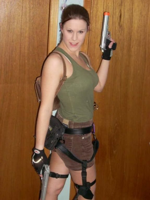 lara croft cosplay