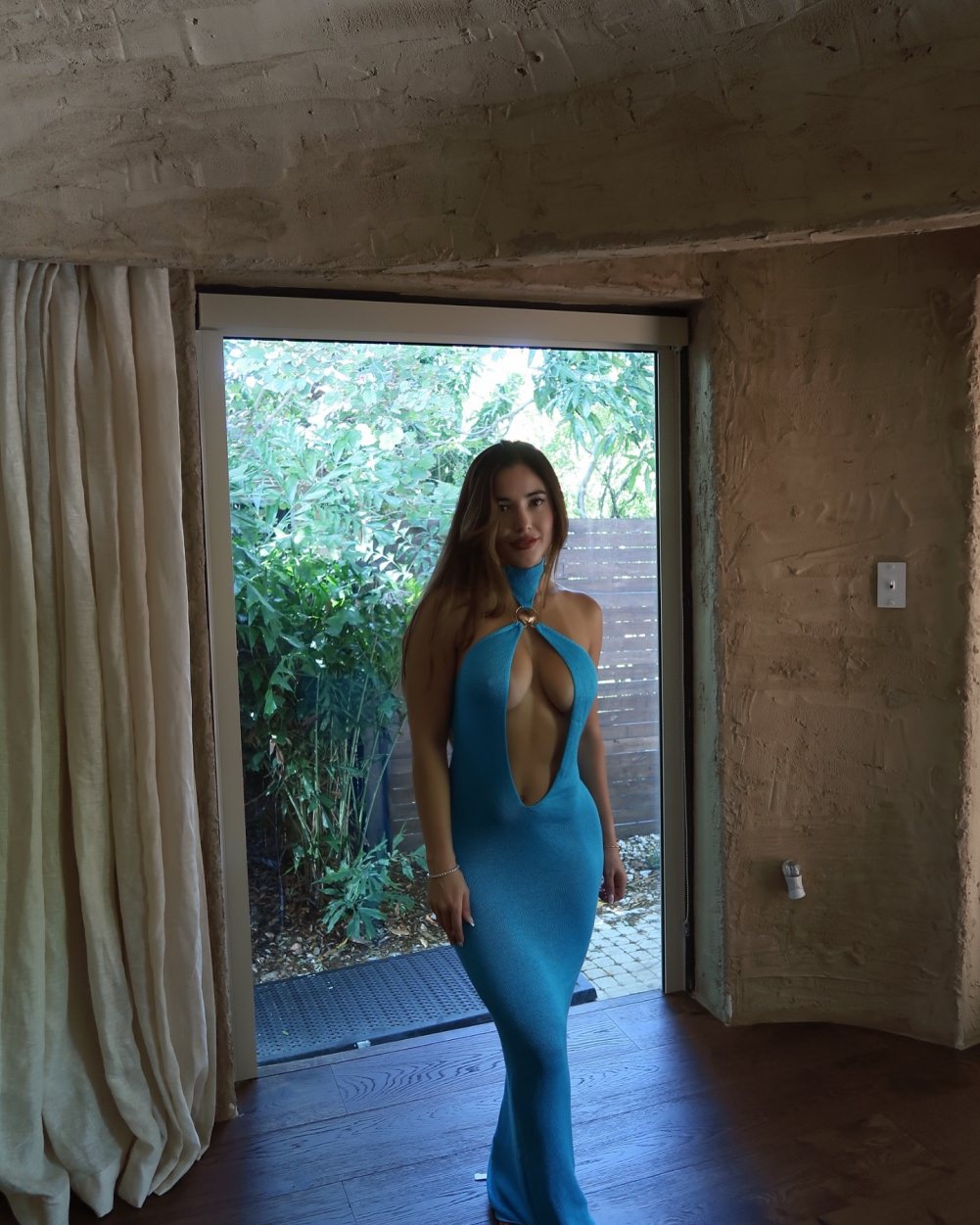  @angievarona
