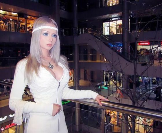 valeria-lukyanova real life barbie pictures 11