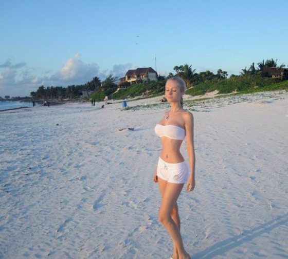 valeria-lukyanova real life barbie pictures 6