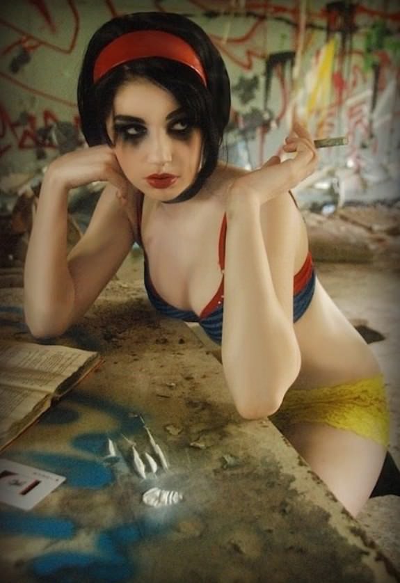 snow white cosplay