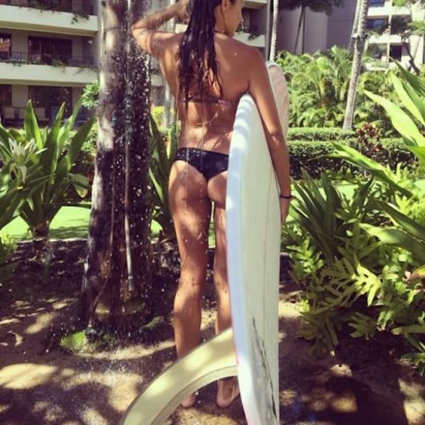 surfer girls