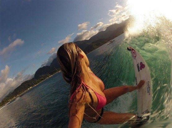 Girls Surfing 25