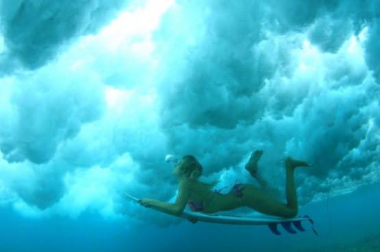 Girls Surfing 7