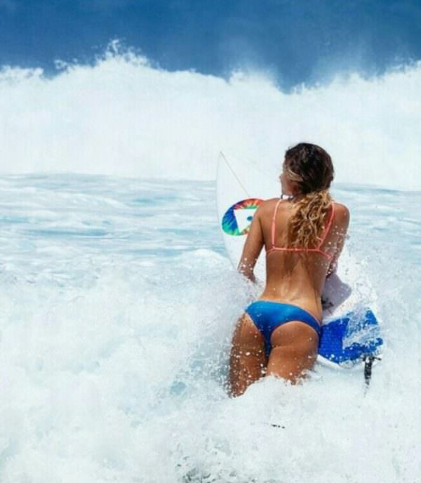 surfer girls