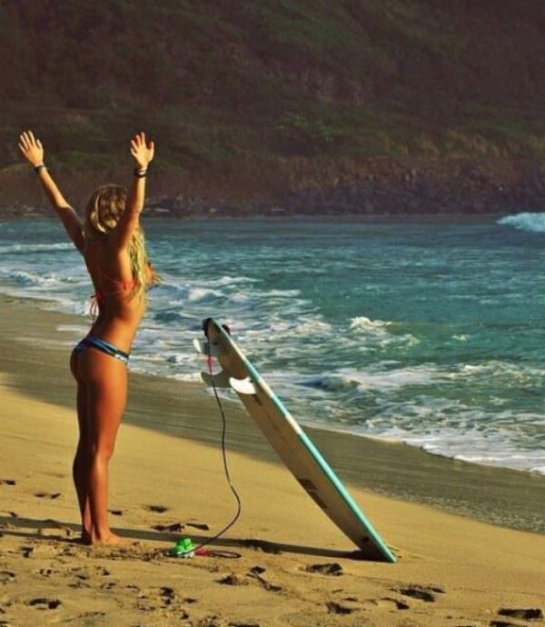 surfer girls