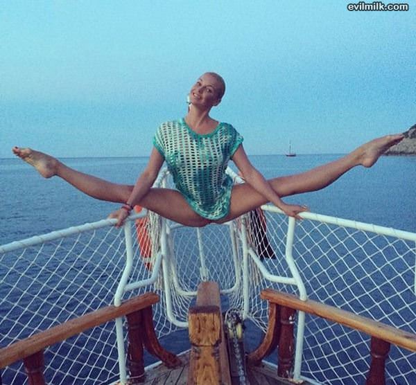 Girls Love Boats