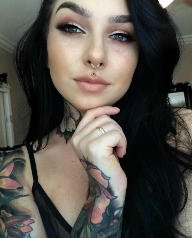 Girls with nice tattoos 20
