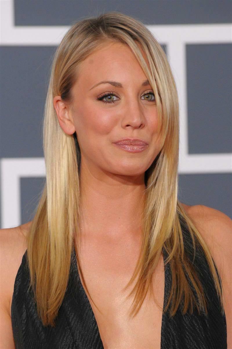 Kaley Cuoco GIFDUMP