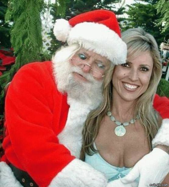 Santas Peaking