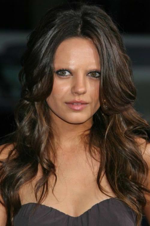 Mila Kunis no eyebrows